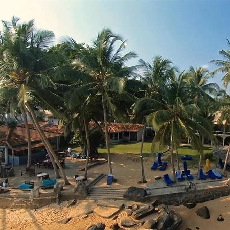 Sri Gemunu Beach Resort Unawatuna Exterior foto