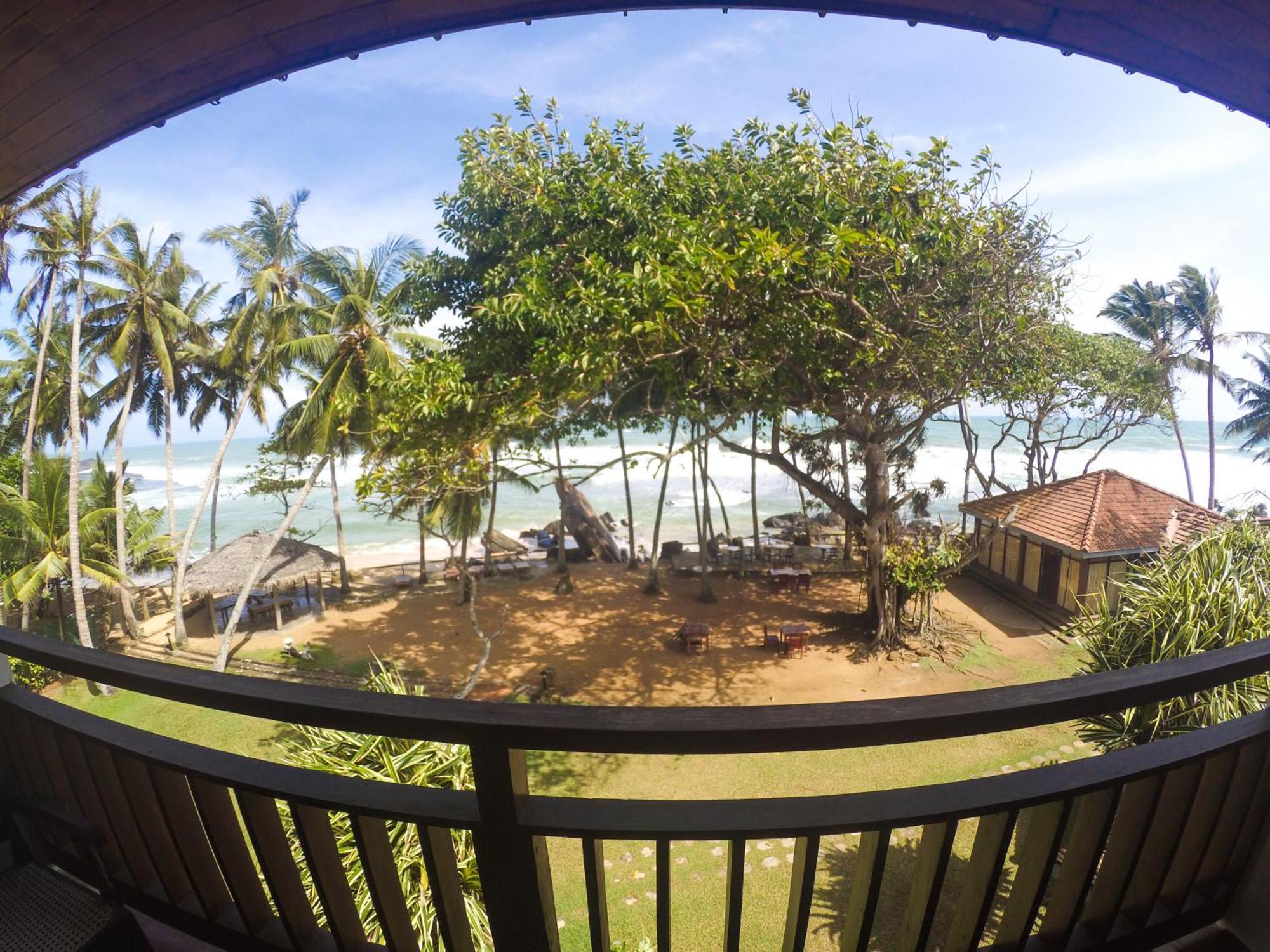 Sri Gemunu Beach Resort Unawatuna Zimmer foto
