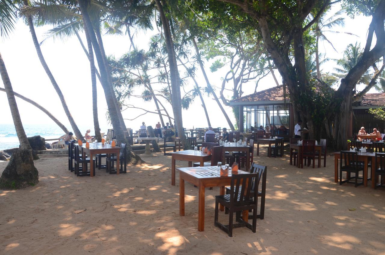 Sri Gemunu Beach Resort Unawatuna Exterior foto