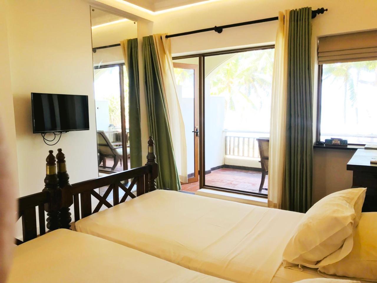 Sri Gemunu Beach Resort Unawatuna Exterior foto