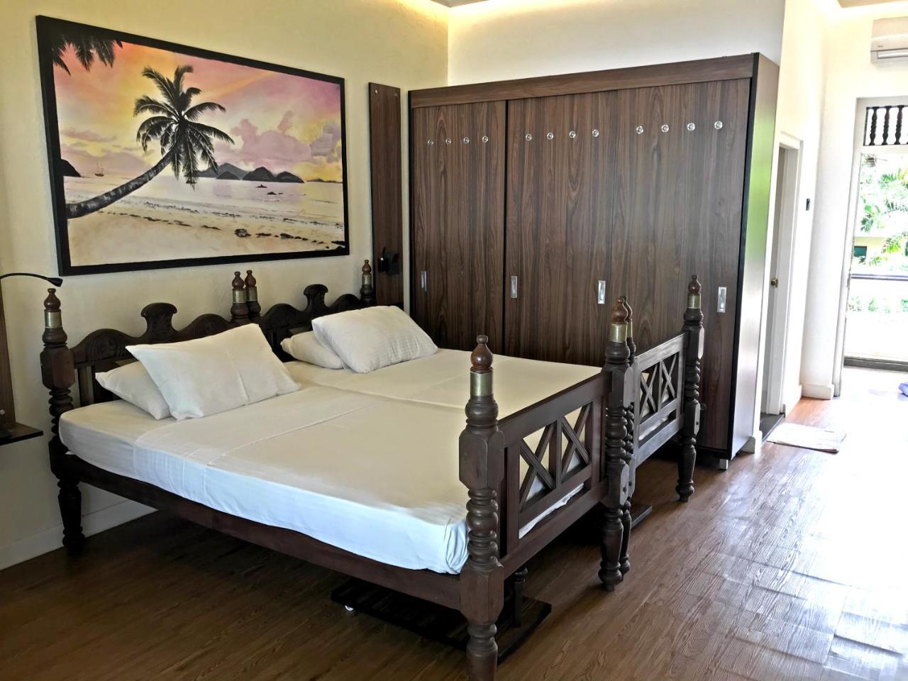 Sri Gemunu Beach Resort Unawatuna Exterior foto